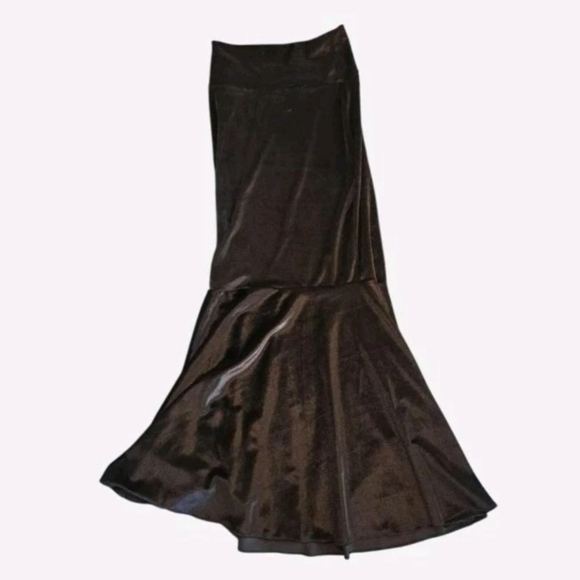 Urban Outfitters Dresses & Skirts - Black Velvet Flared Midi Skirt